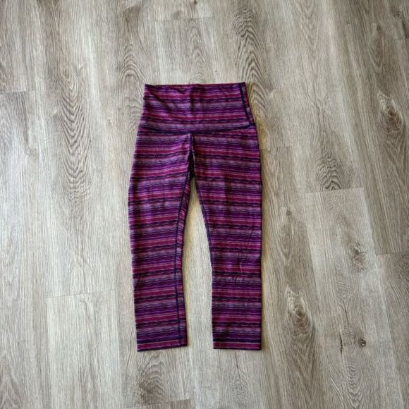 Lululemon Wunder Under Crop - Picture 7 of 7